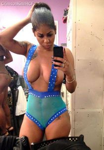 Wanna shoot a load in her